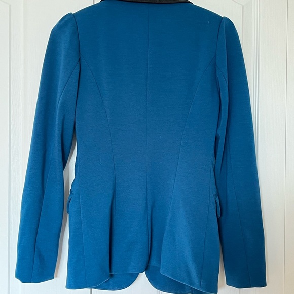 ๐จ๐ฆ Dotty stretchy Blue Blazer with Black Collar size xs - Picture 5 of 9